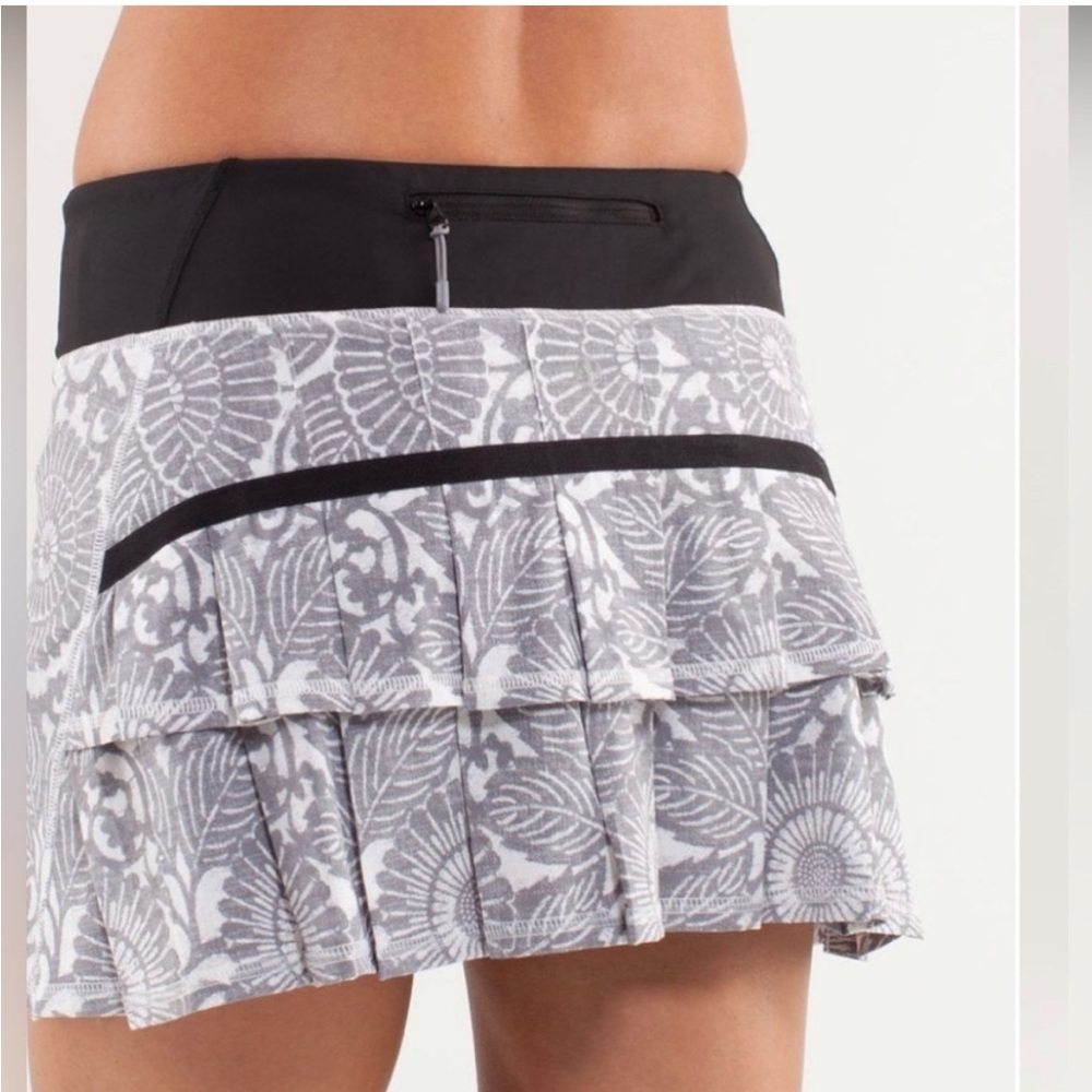 Lululemon Run Pace Setter Skirt Skort Pleated Floral